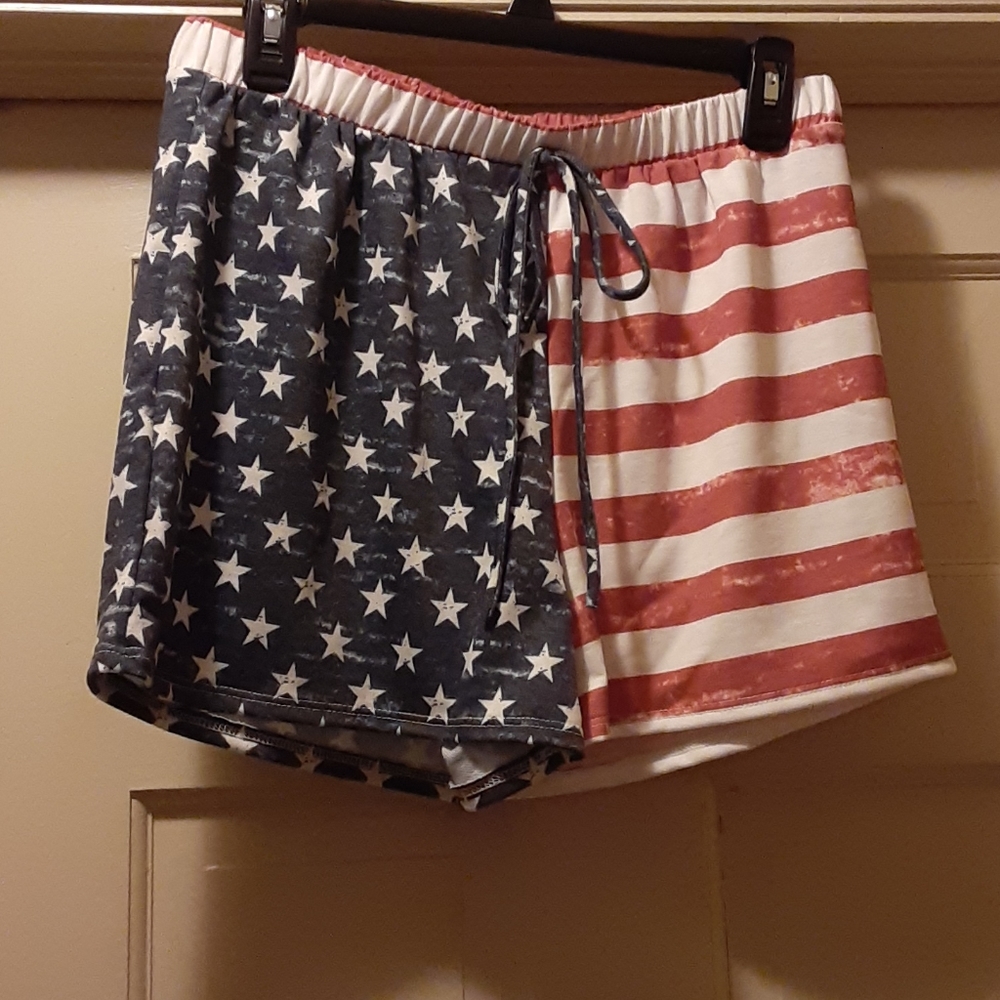 NWOT 143 Story shorts